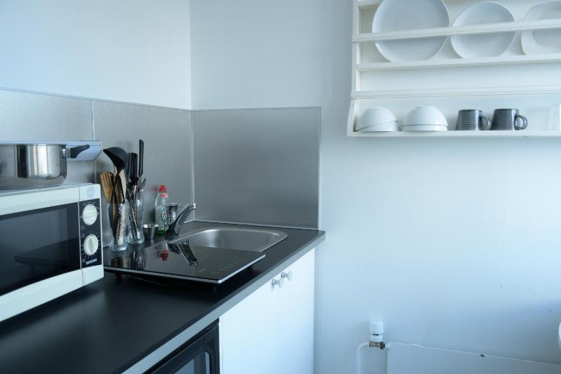 One-Bedroom Apartment - Non-Smoking image 3