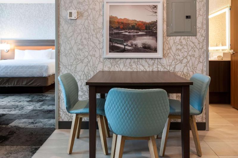 One-Bedroom King Suite image 4
