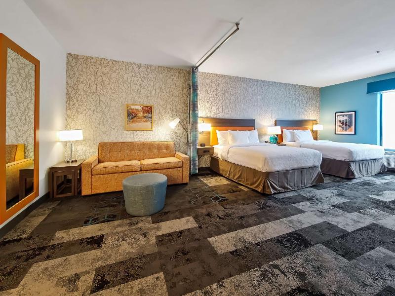 Studio Suite with Two Queen Beds image 3