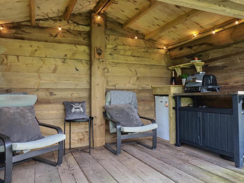 Bumblebee Cottage - image 16