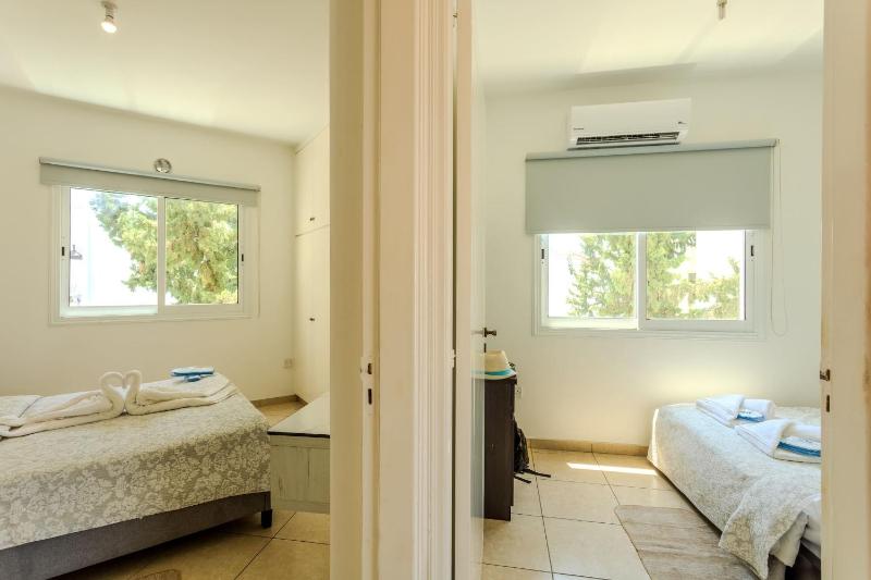 Two-Bedroom Apartment with Two Double Beds image 4