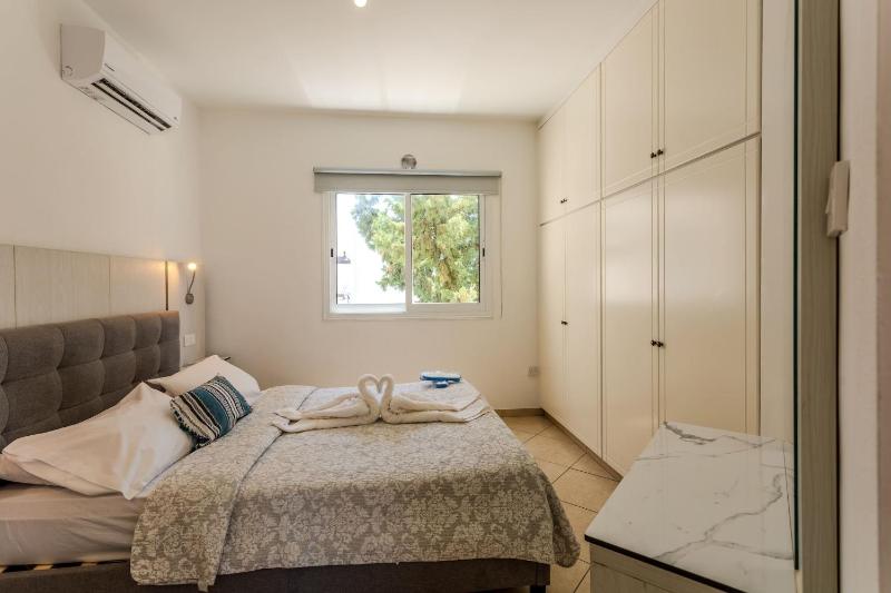 Two-Bedroom Apartment with Two Double Beds image 2