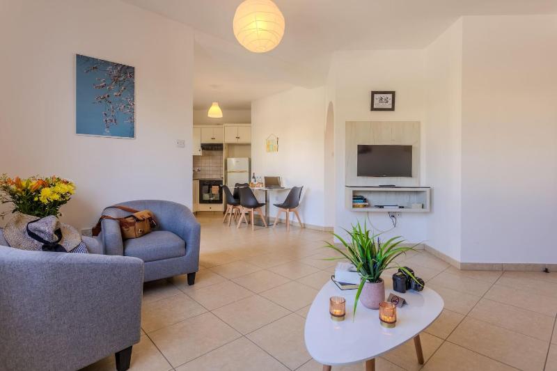 Superior One-Bedroom Apartment image 4