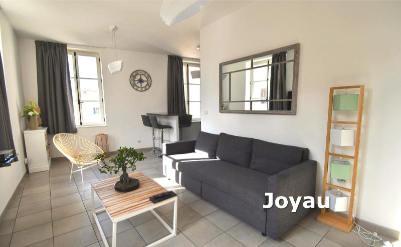 Superior One-Bedroom Apartment image 1