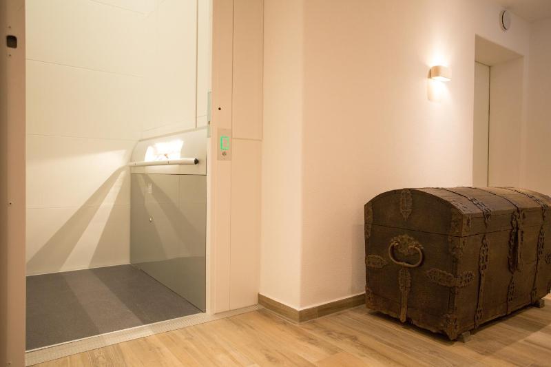 One-Bedroom Apartment image 3