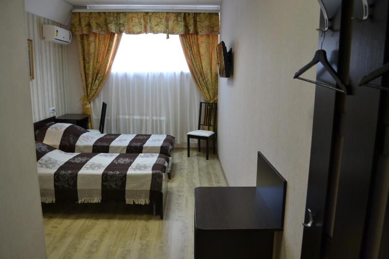 Superior Twin Room image 2