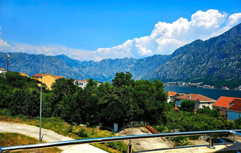 Double or Twin Room with Mountain View image 3