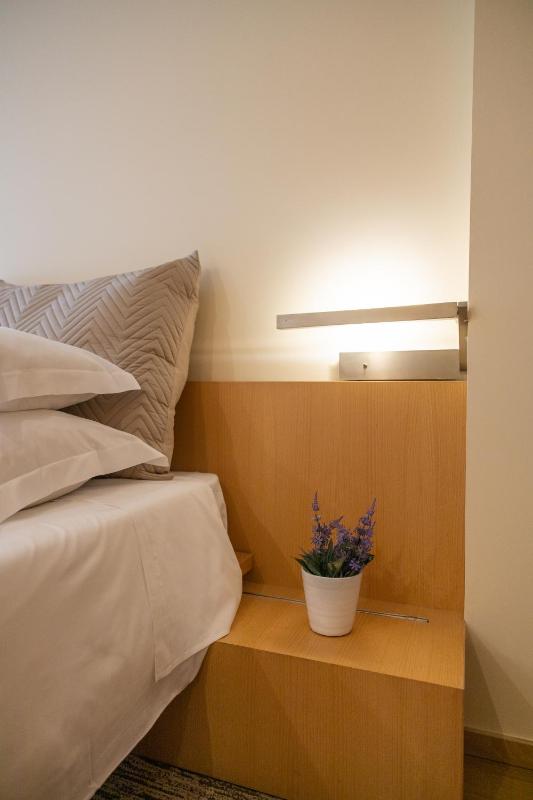 Double or Twin Room with Golf View image 2