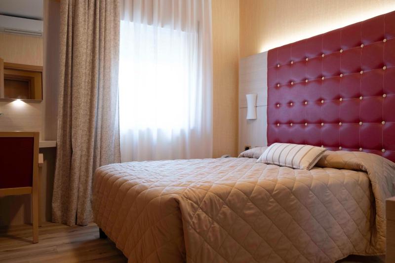 Single Room image 1