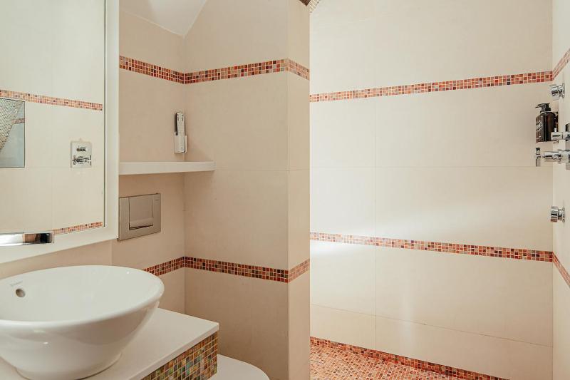 Main House Comfy Room image 3