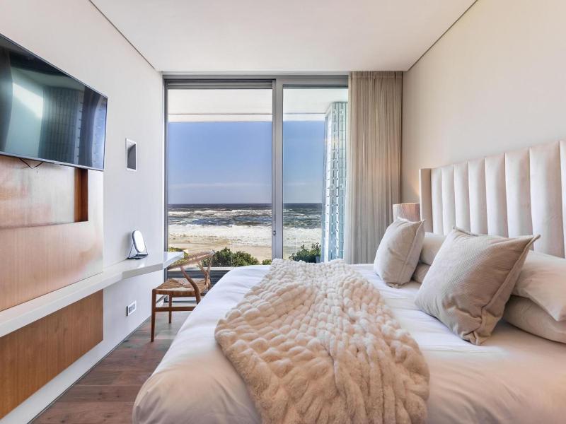 Beachfront Bliss - image 8