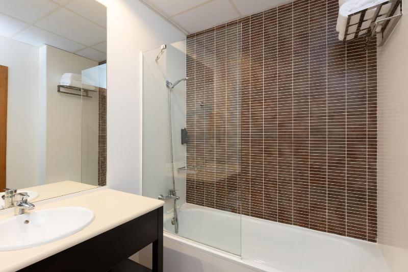 Single Room image 4