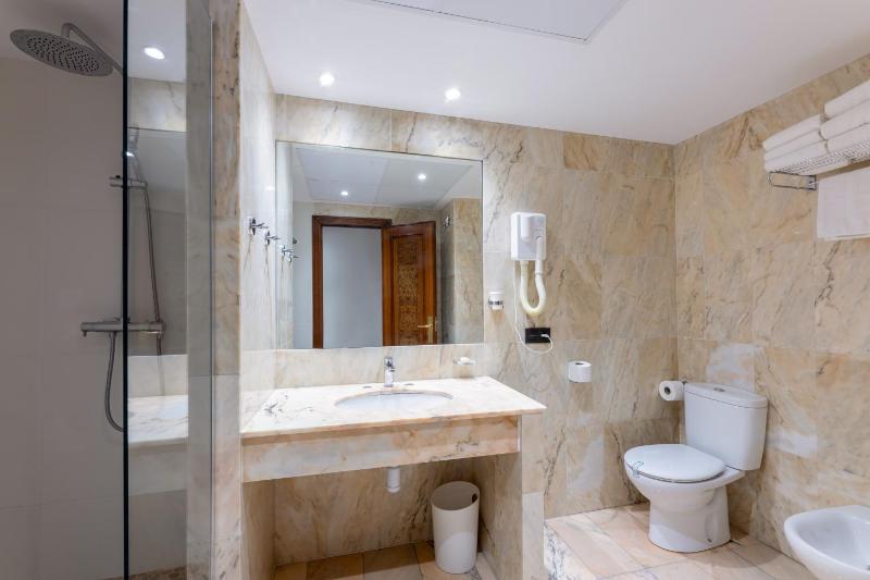 Triple Room image 4
