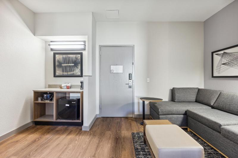 Double Room with Two Double Beds and Sofa Bed image 4
