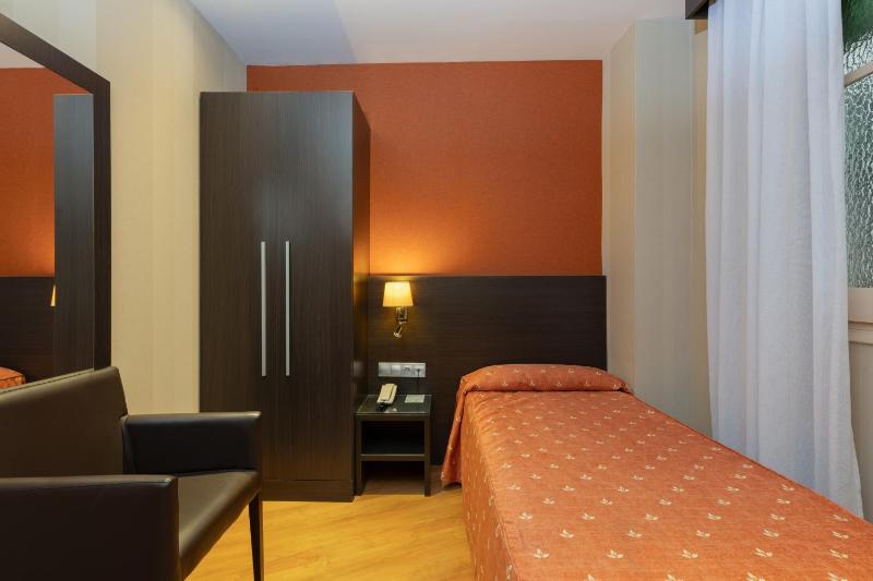 Single Room image 1