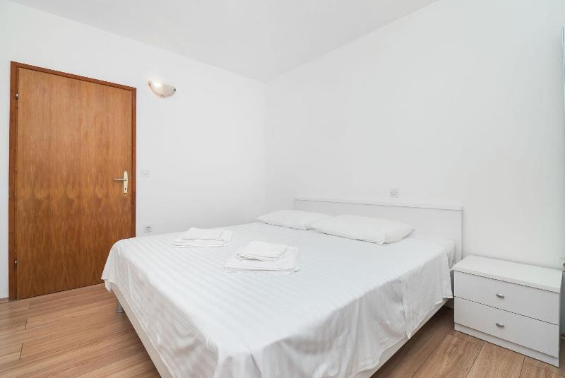 Apartment Ljuba - image 22
