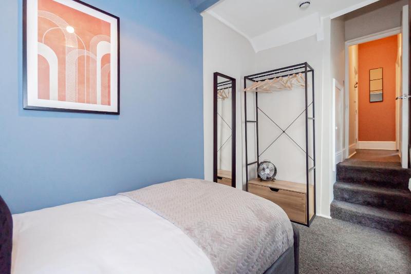 Air Maison - Southsea Serenade - image 9
