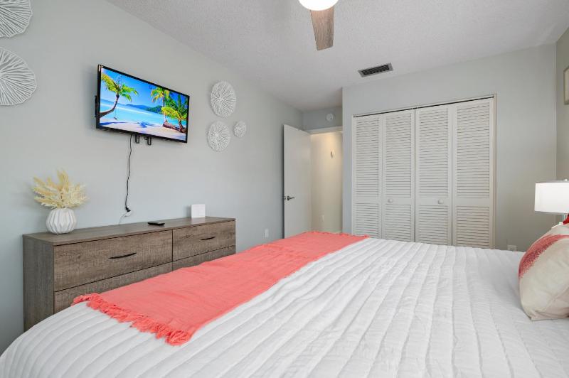 Seas the Day! Private Heated Pool Home! - image 21