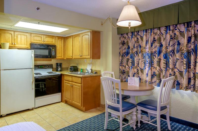Pinnacle Oceanfront Queen Efficiency image 2