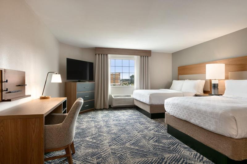Studio Suite with Two Queen Beds image 2