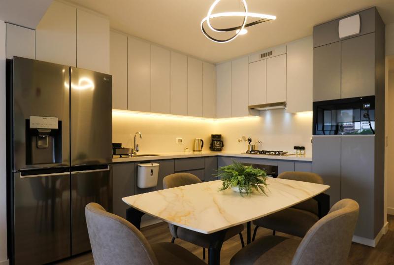 Alameda Suites in Miraflores by Wynwood House - image 12
