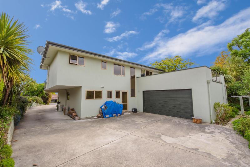 Retro Ski Lodge - Wanaka Holiday Home - image 6