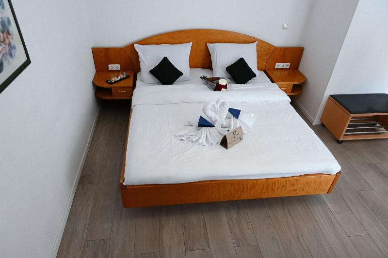 Comfort Double Room with Sofa Bed image 2