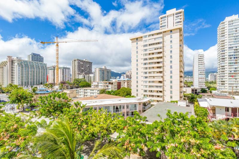 1 Bedroom Suite City View with Kitchenette image 2