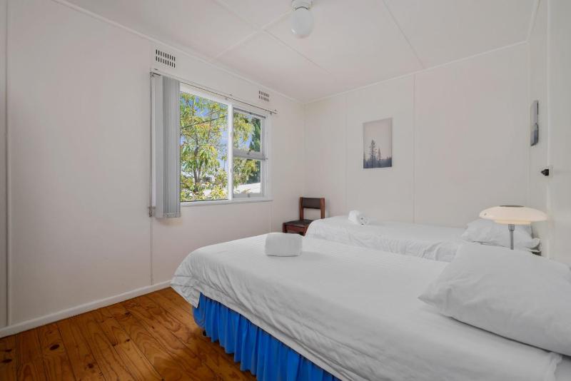 On Collingwood Beach by Book Jervis Bay - Upstairs Apartment - image 3