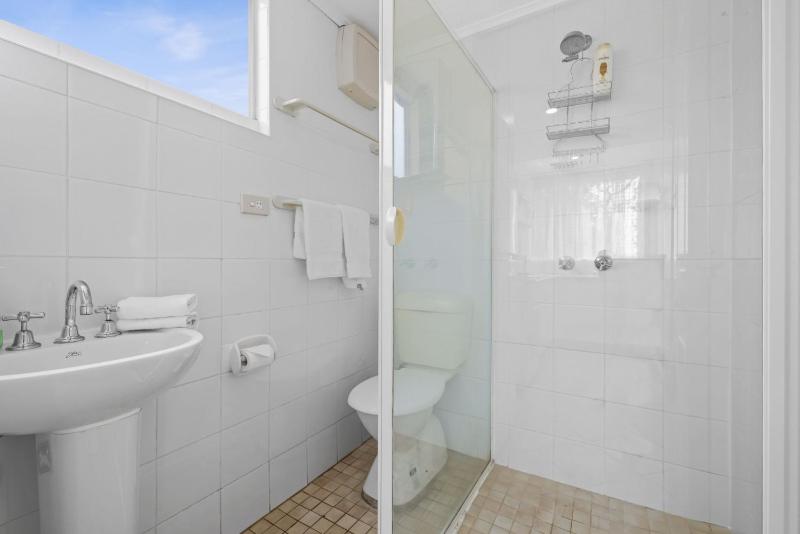 On Collingwood Beach by Book Jervis Bay - Downstairs Apartment - 50m From THE Water - image 2