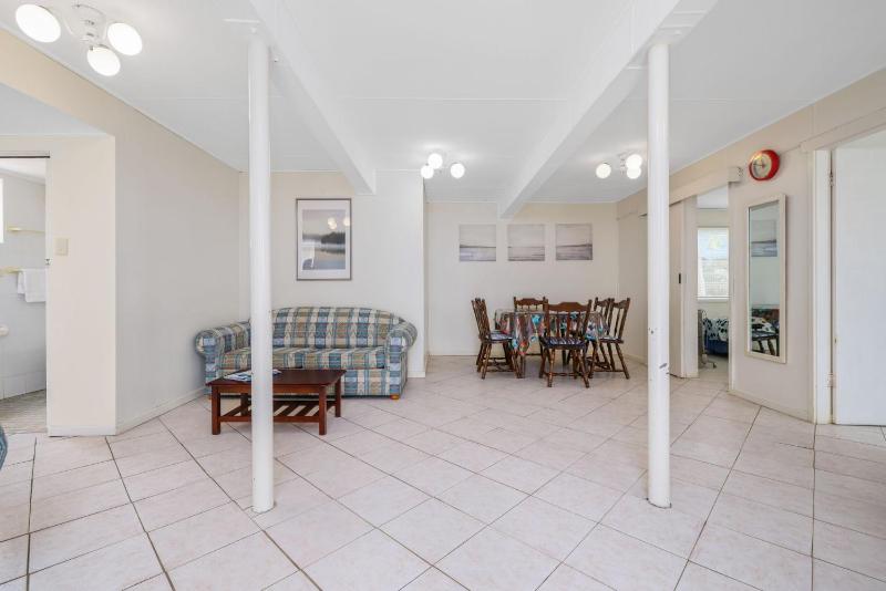 On Collingwood Beach by Book Jervis Bay - Downstairs Apartment - 50m From THE Water - image 12