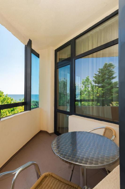 Apartment with Sea View image 4
