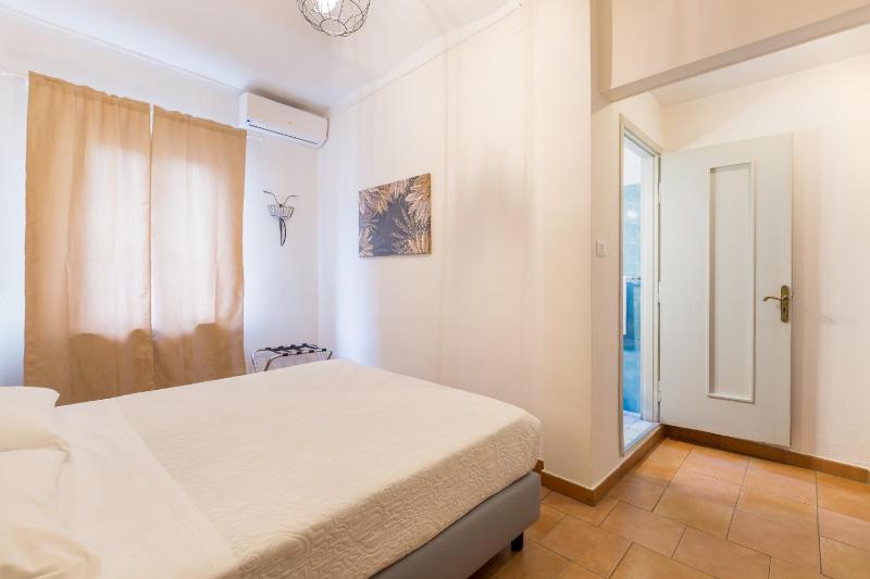 Double Room image 1