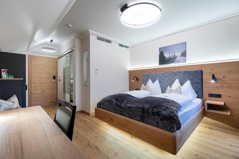 Superior Double Room image 2