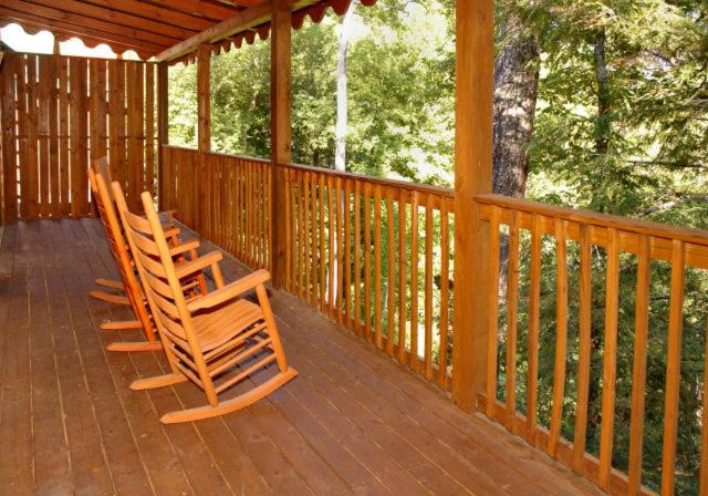 Honey Bear Hideaway - image 21