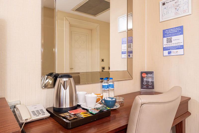 Economy Double Room image 4