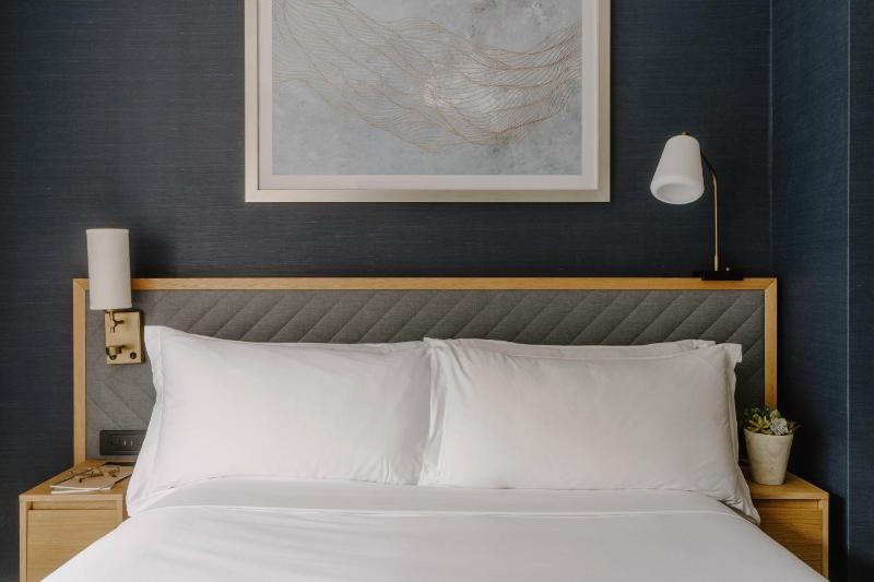 Standard Queen Room image 2