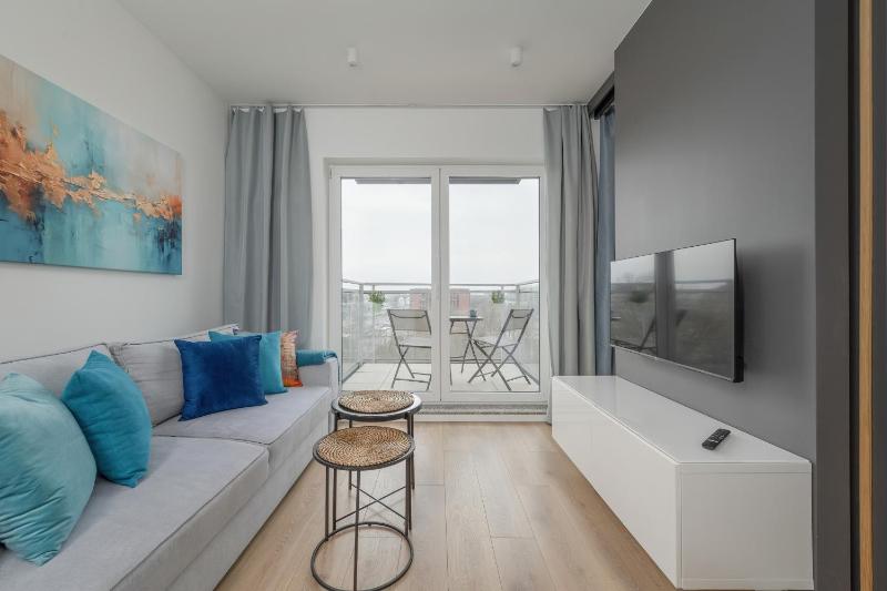 Modern & Cozy Przedmiejska Apartment in Wroclaw by Noclegi Renters - image 11