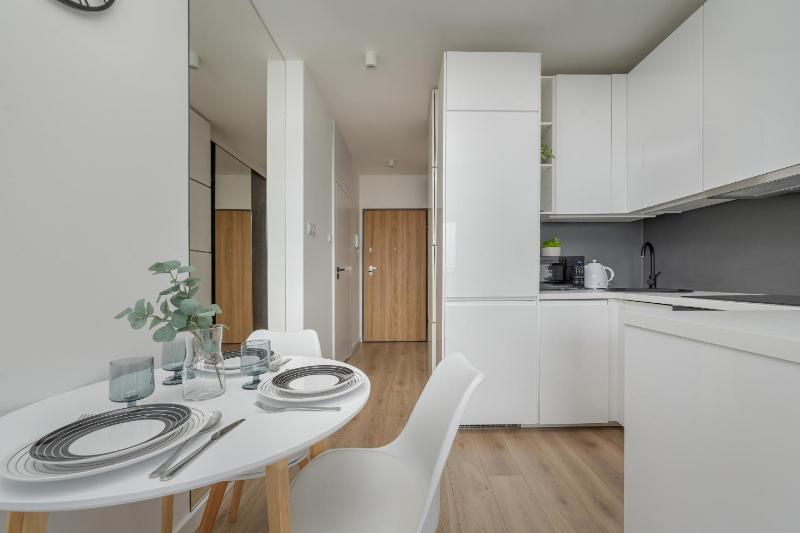 Modern & Cozy Przedmiejska Apartment in Wroclaw by Noclegi Renters - image 22
