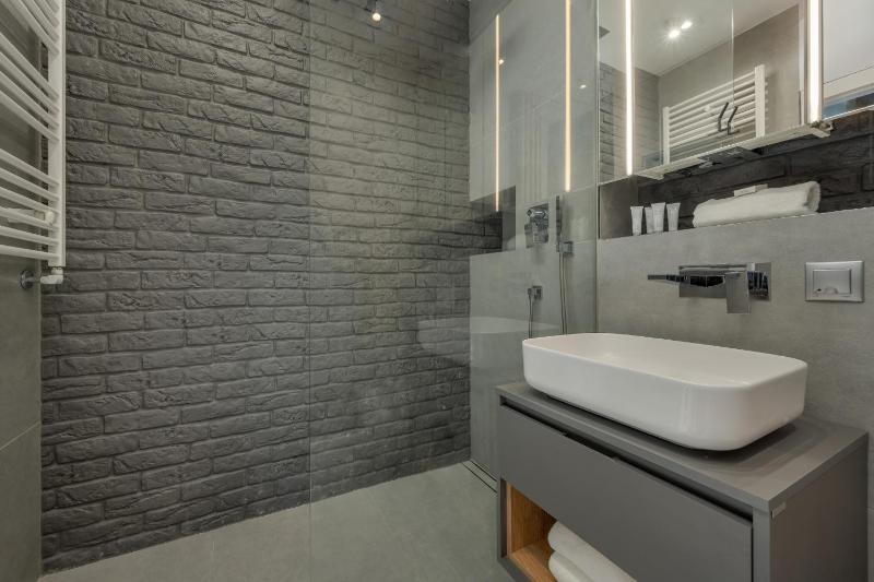 Modern & Cozy Przedmiejska Apartment in Wroclaw by Noclegi Renters - image 13