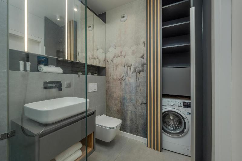 Modern & Cozy Przedmiejska Apartment in Wroclaw by Noclegi Renters - image 12
