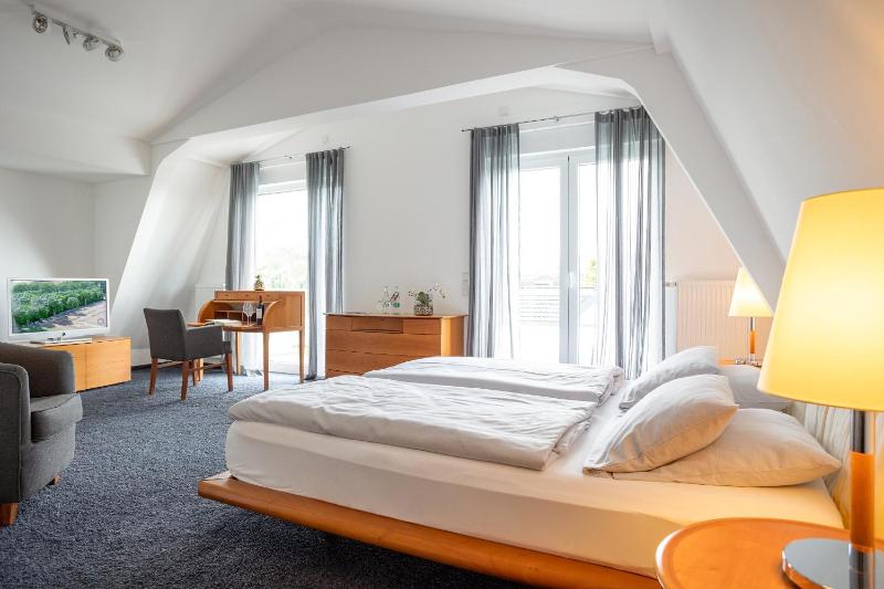 Deluxe Single Room image 1