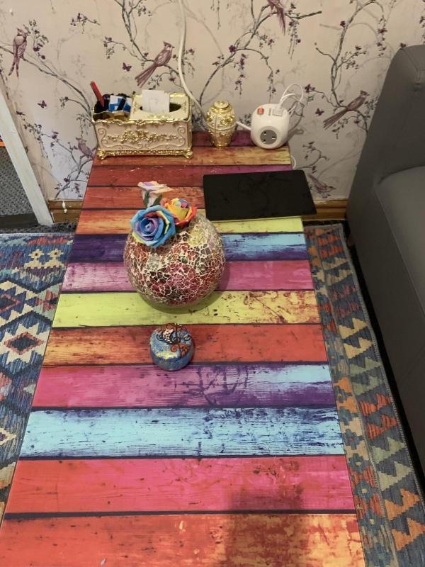 Sleeps 2 with Free Parking and Wi-Fi - image 7