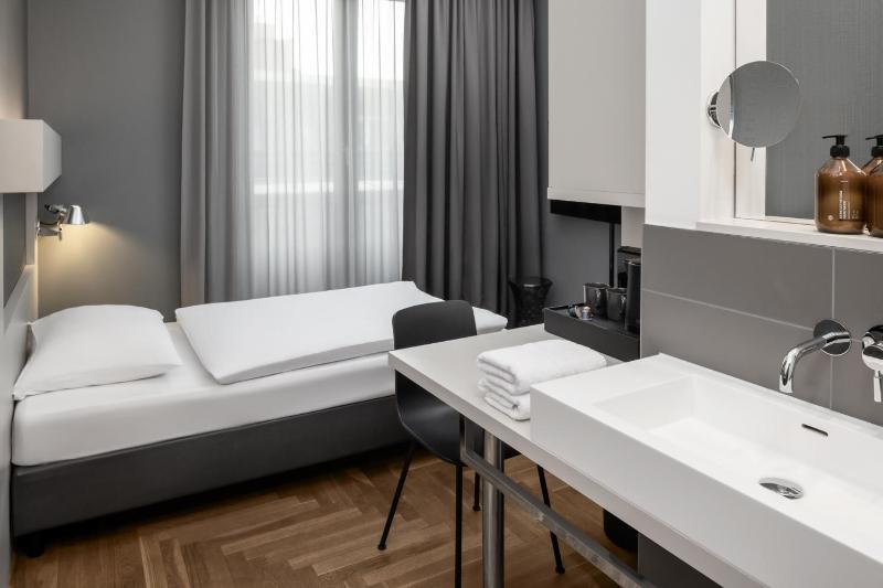 Economy Single Room image 4