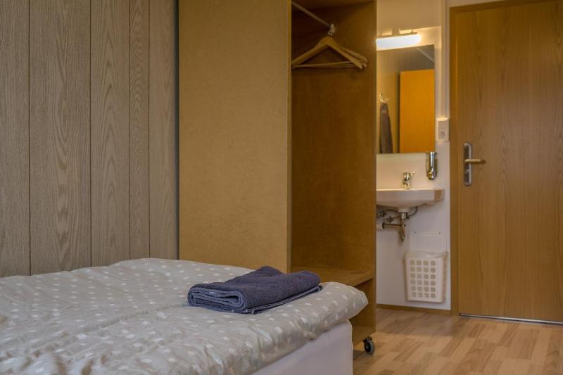 Family Room with Shared Facilities image 1