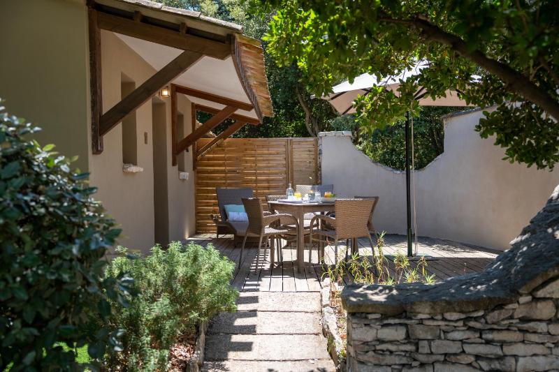 House (2 Adults + 2 Children) with Terrace and garden view image 4