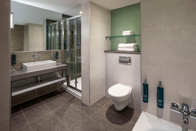 DoubleTree By Hilton Leeds City Centre - image 13