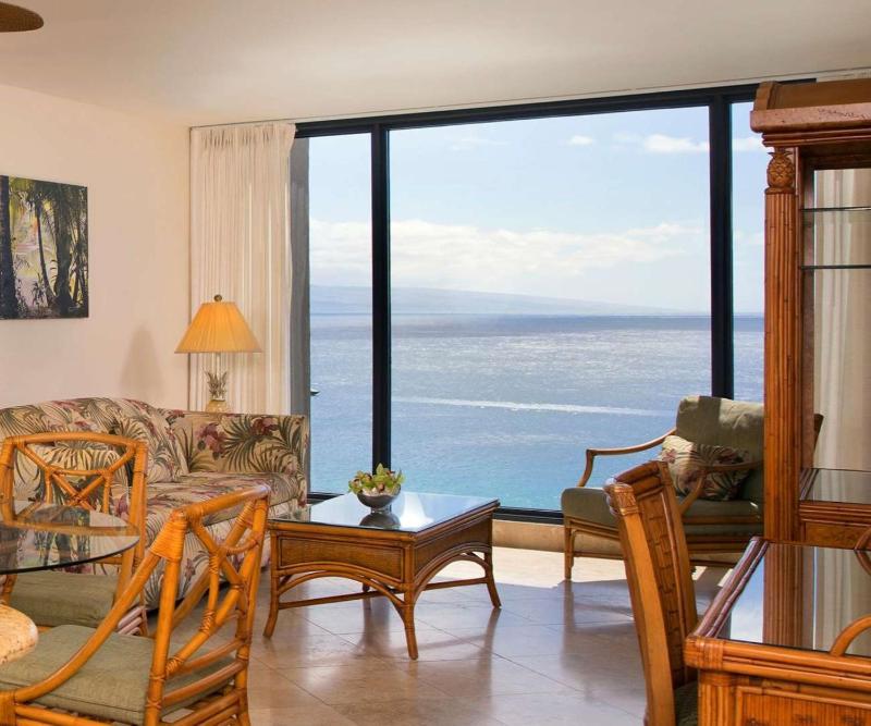 One-Bedroom with Two Baths and Ocean Front View image 2
