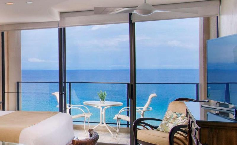 Studio with Ocean Front Premium View image 2