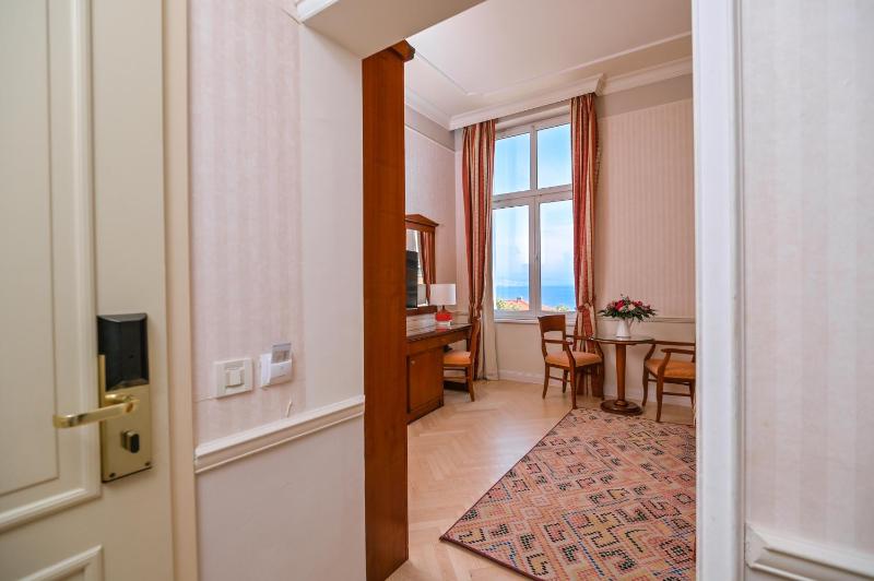 Family Room with City View image 3
